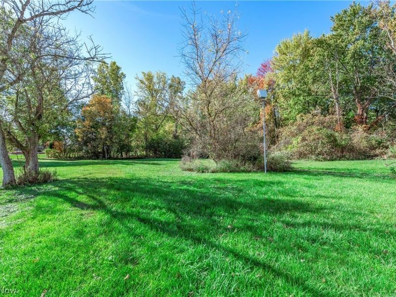27087 Cook Road, Olmsted Township, OH 44138 Photo 12