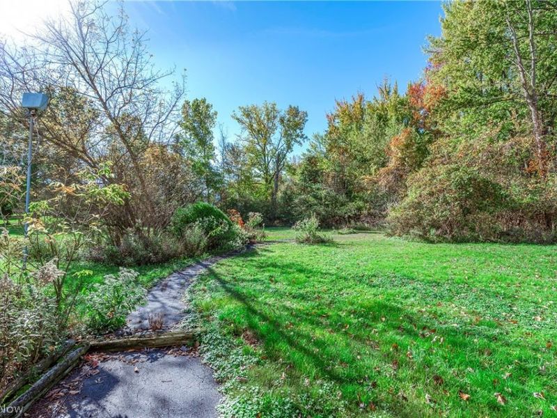 27087 Cook Road, Olmsted Township, OH 44138 Photo 13