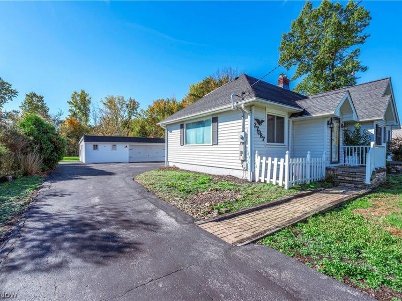 27087 Cook Road, Olmsted Township, OH 44138 Photo 4