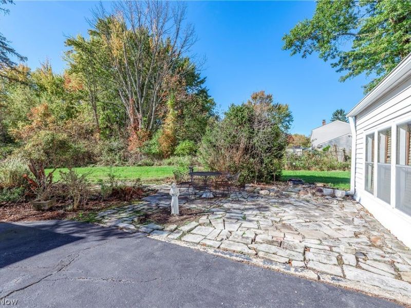 27087 Cook Road, Olmsted Township, OH 44138 Photo 6