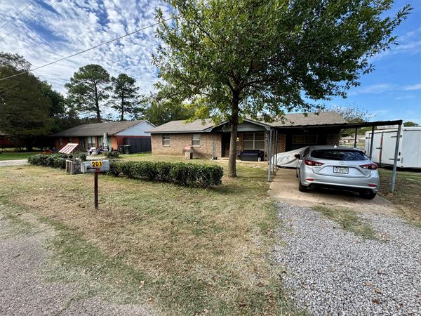 201 NE 18th , Durant, OK 74701