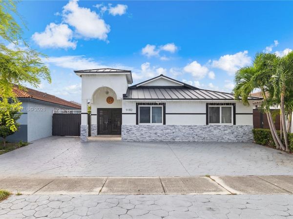 9182 NW 112th Ter , Hialeah Gardens, FL 33018