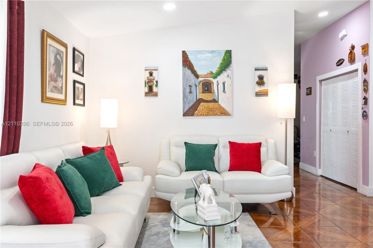 9182 NW 112th Ter , Hialeah Gardens, FL 33018 Photo