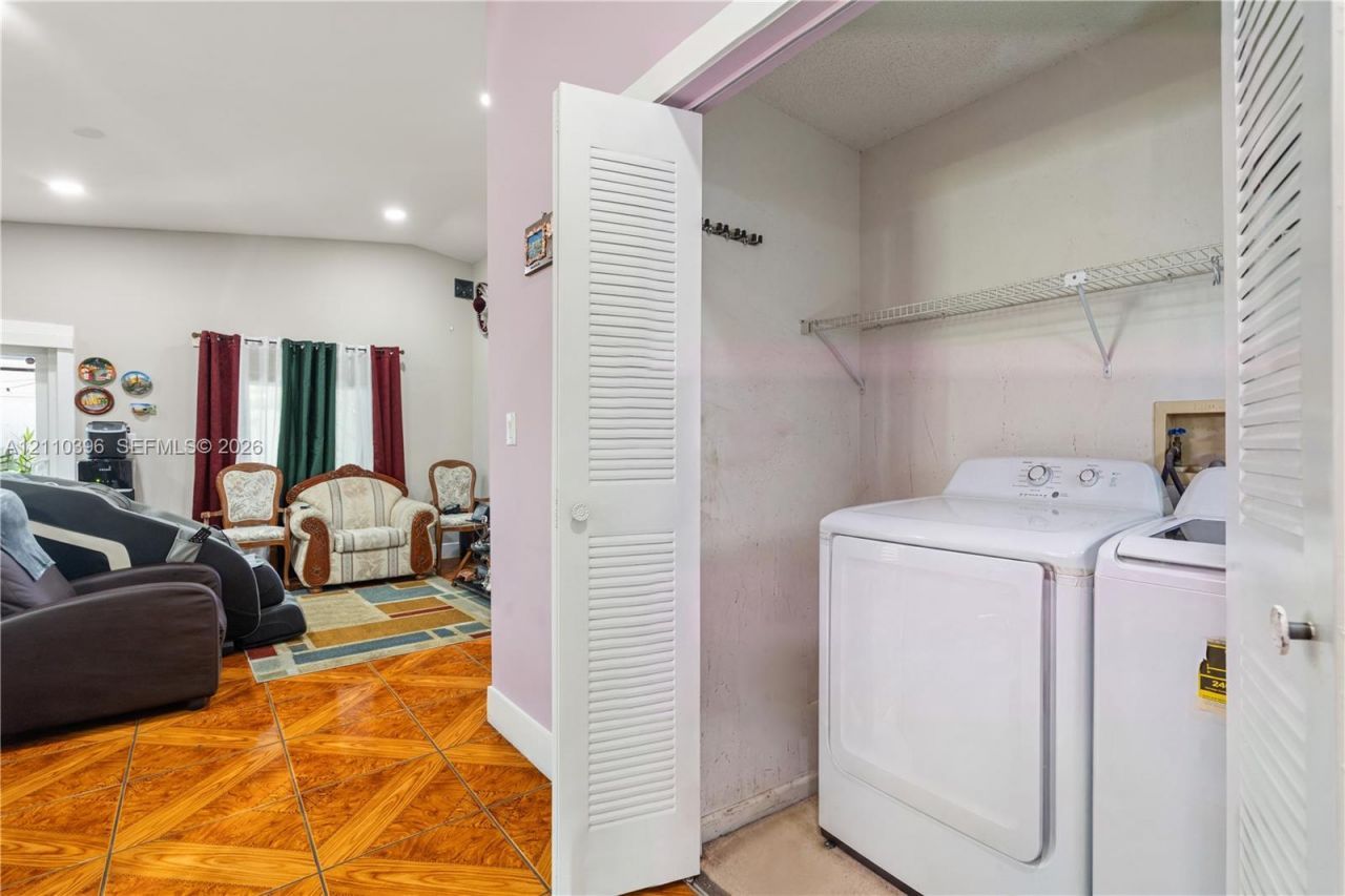 9182 NW 112th Ter , Hialeah Gardens, FL 33018 Photo