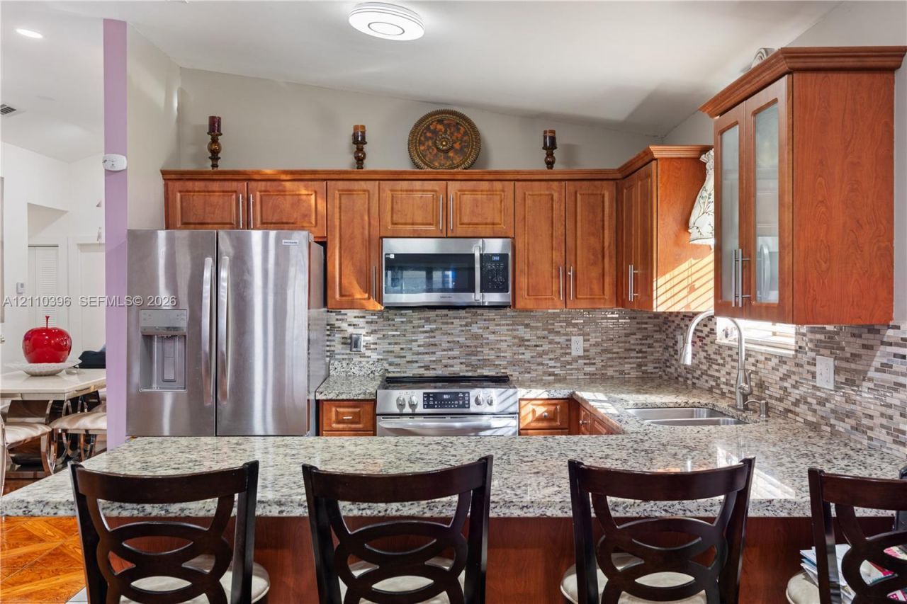 9182 NW 112th Ter , Hialeah Gardens, FL 33018 Photo