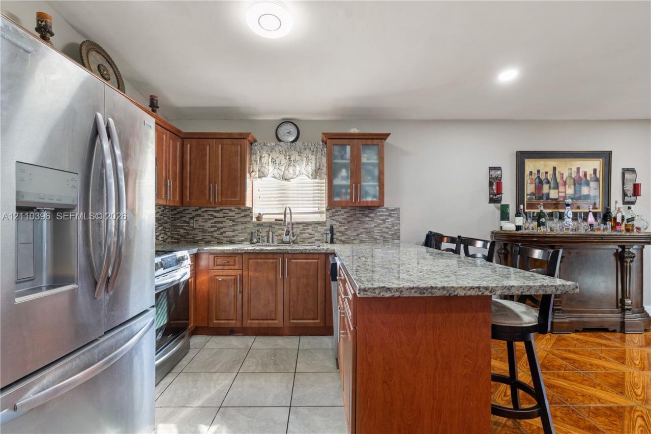 9182 NW 112th Ter , Hialeah Gardens, FL 33018 Photo