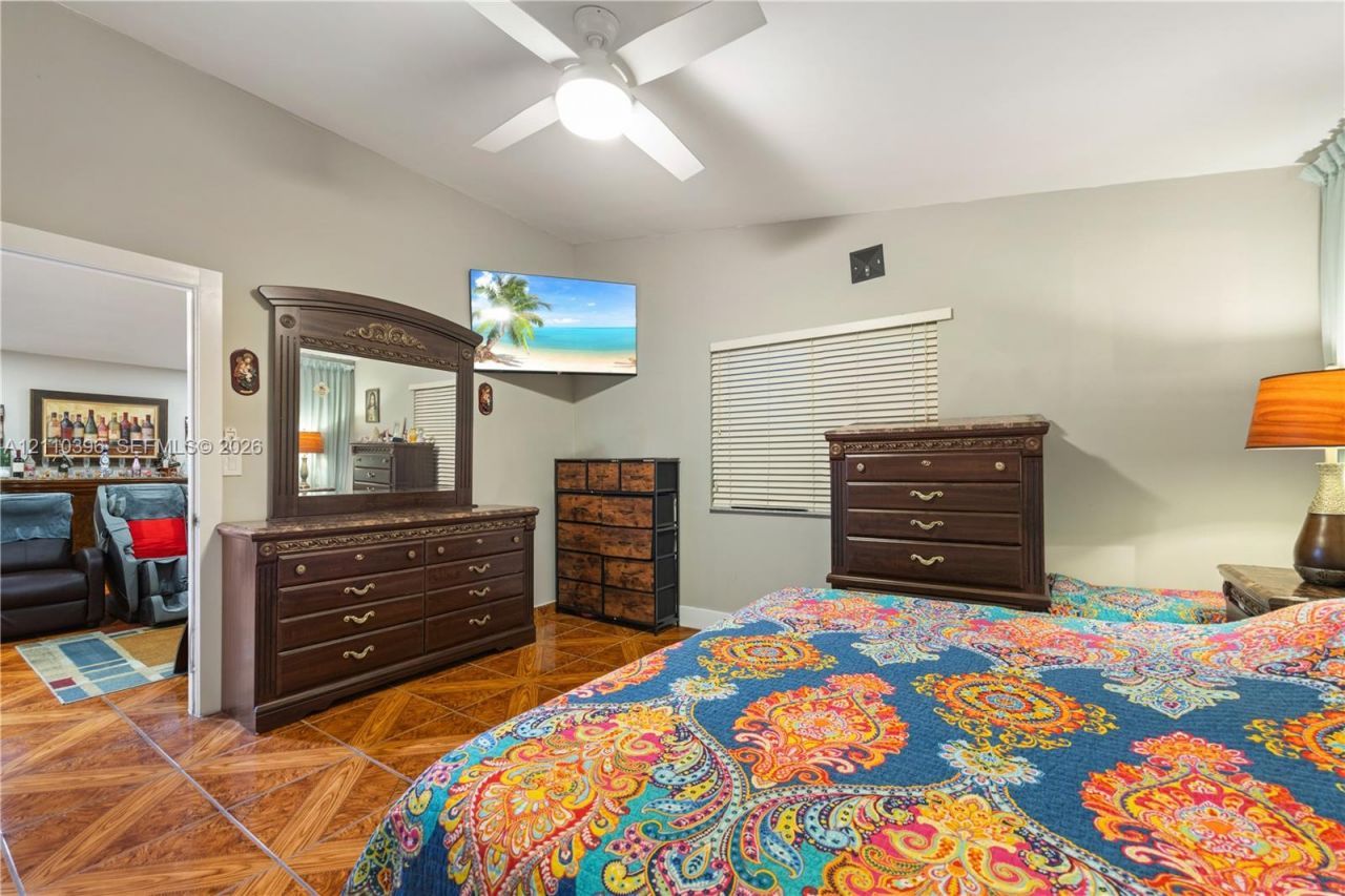9182 NW 112th Ter , Hialeah Gardens, FL 33018 Photo