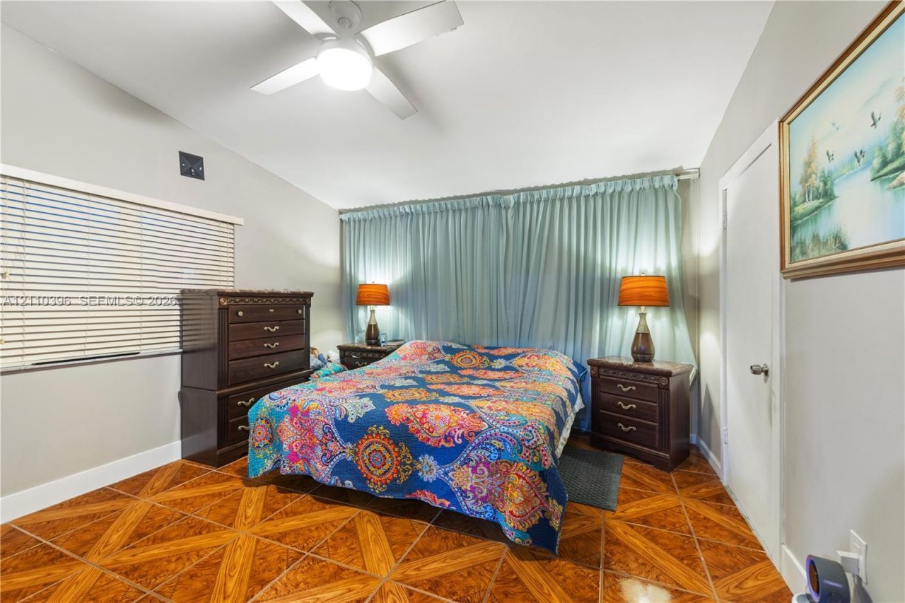 9182 NW 112th Ter , Hialeah Gardens, FL 33018 Photo