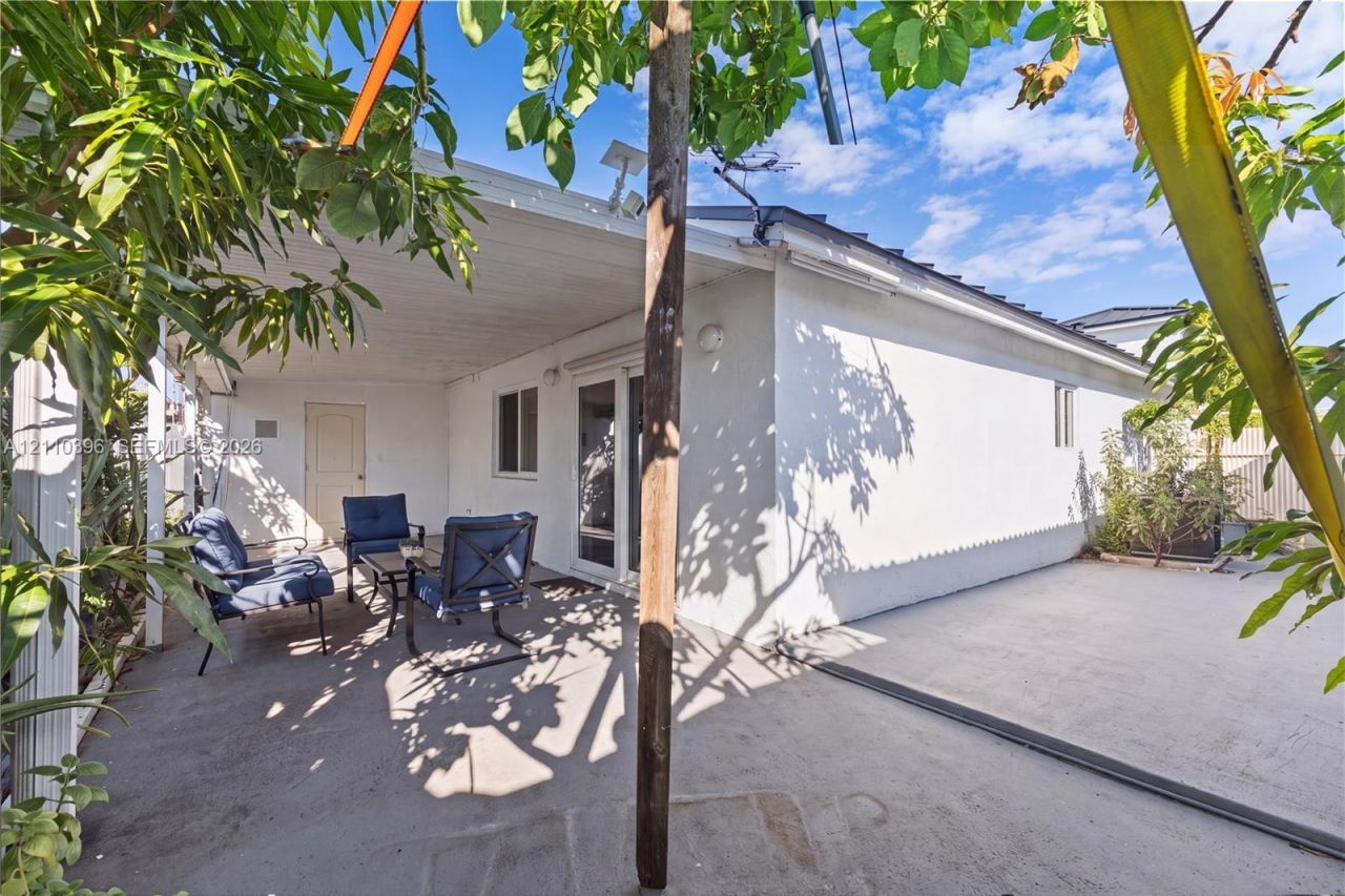 9182 NW 112th Ter , Hialeah Gardens, FL 33018 Photo
