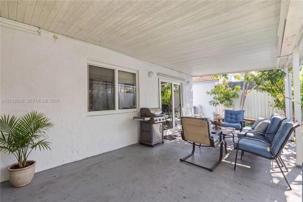 9182 NW 112th Ter , Hialeah Gardens, FL 33018 Photo