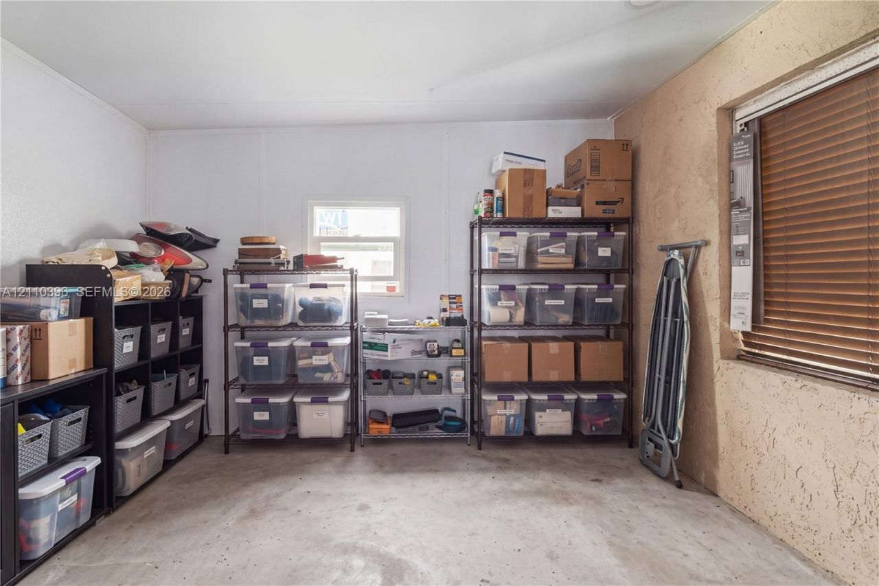9182 NW 112th Ter , Hialeah Gardens, FL 33018 Photo
