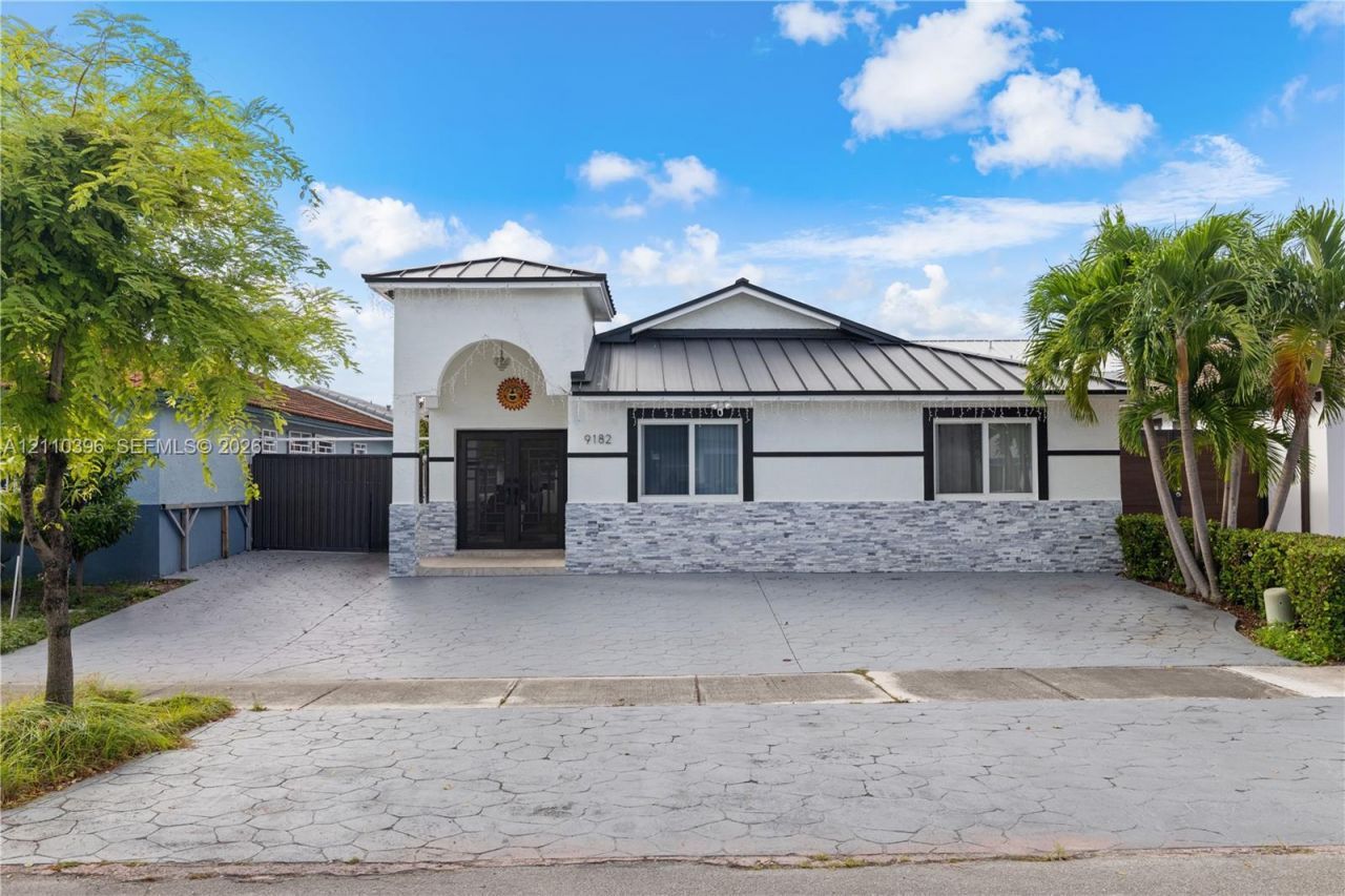 9182 NW 112th Ter , Hialeah Gardens, FL 33018 Photo