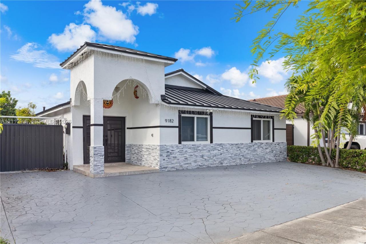 9182 NW 112th Ter , Hialeah Gardens, FL 33018 Photo
