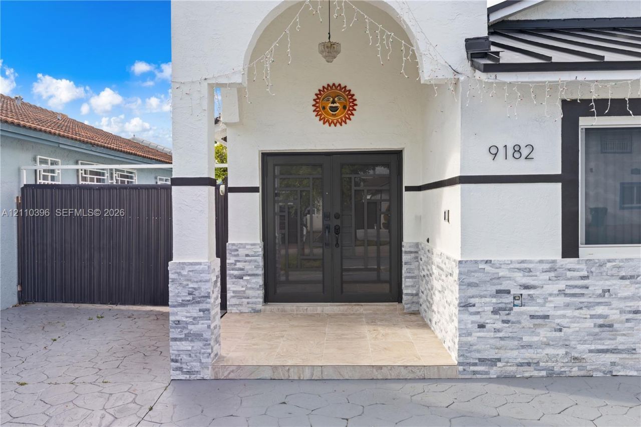 9182 NW 112th Ter , Hialeah Gardens, FL 33018 Photo