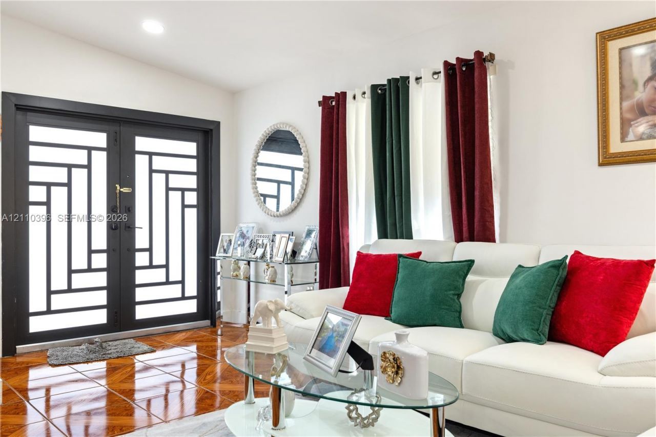 9182 NW 112th Ter , Hialeah Gardens, FL 33018 Photo