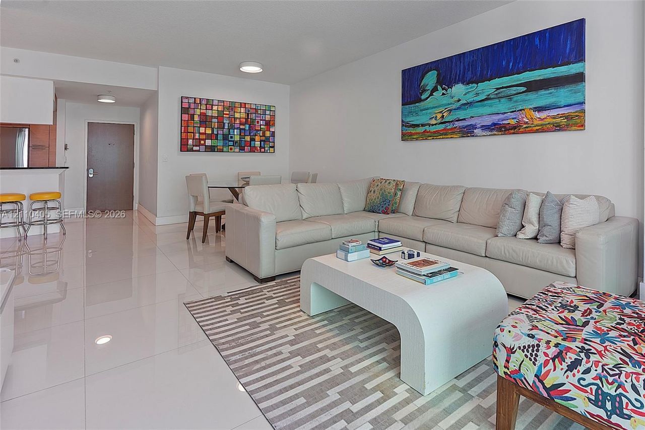 31 SE 5th St , Unit 3516, Miami, FL 33131 Photo