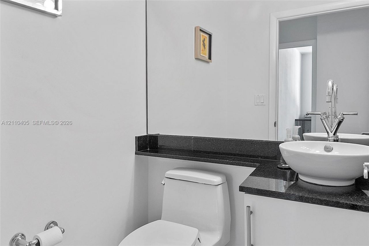 31 SE 5th St , Unit 3516, Miami, FL 33131 Photo
