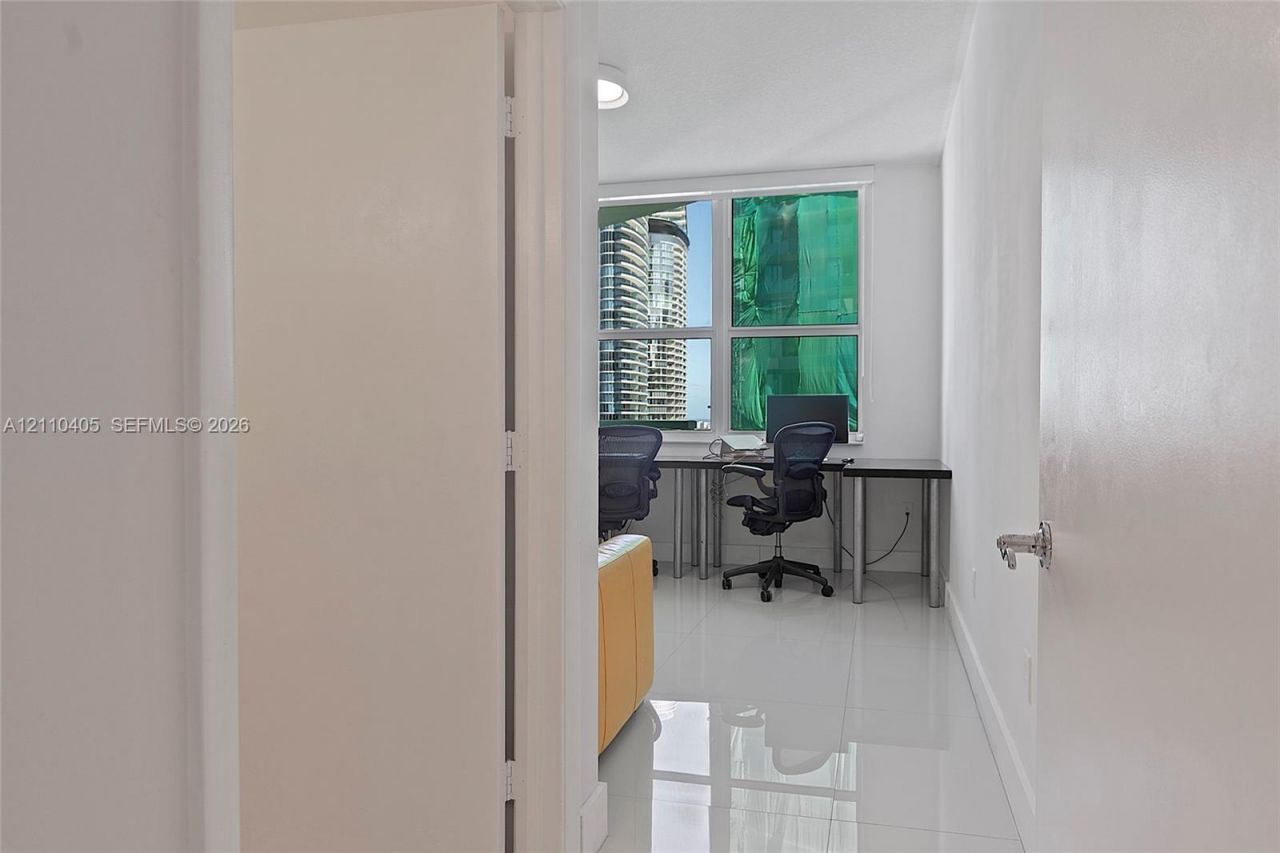 31 SE 5th St , Unit 3516, Miami, FL 33131 Photo