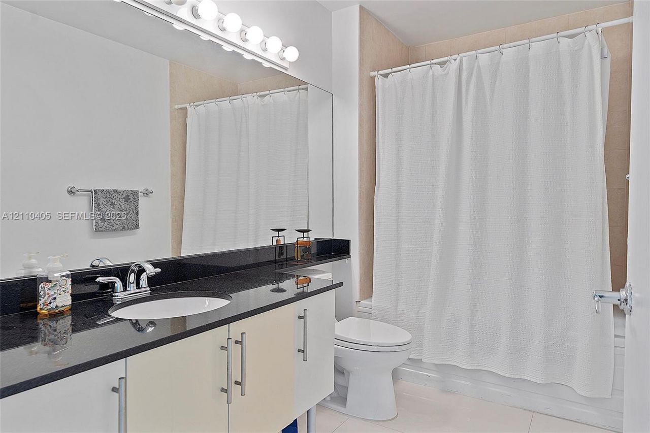 31 SE 5th St , Unit 3516, Miami, FL 33131 Photo