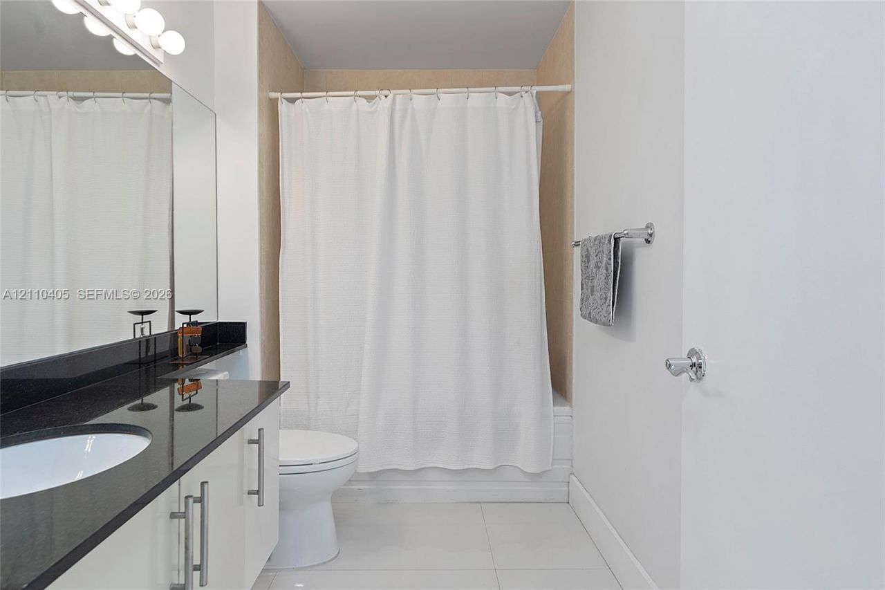 31 SE 5th St , Unit 3516, Miami, FL 33131 Photo