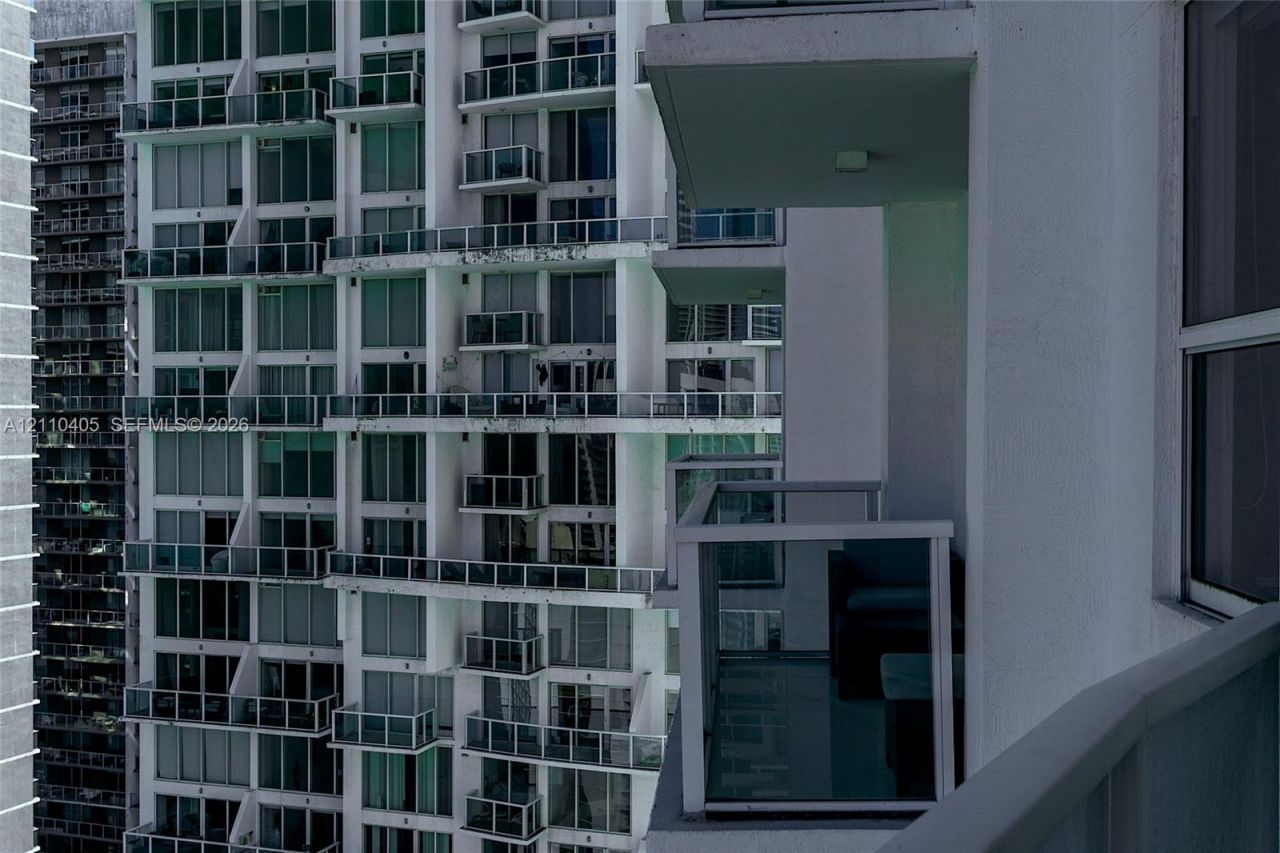 31 SE 5th St , Unit 3516, Miami, FL 33131 Photo