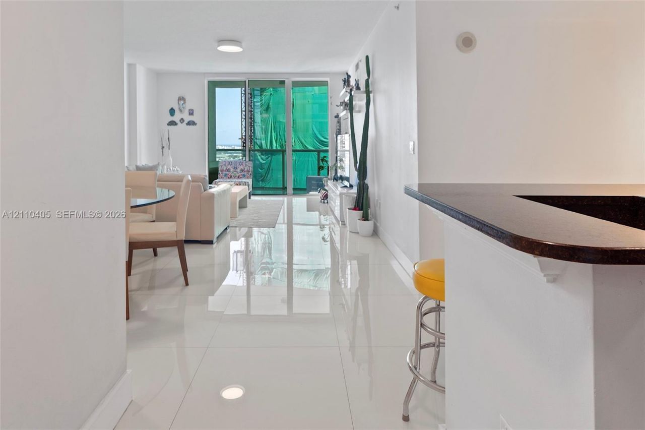 31 SE 5th St , Unit 3516, Miami, FL 33131 Photo