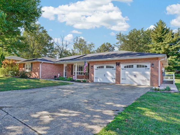 303 Cherry Hill Drive , Mount Carmel, IL 62863