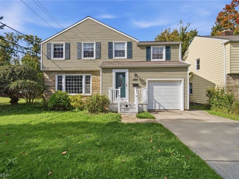 2320 Wrenford Road, University Heights, OH 44118 Photo 3