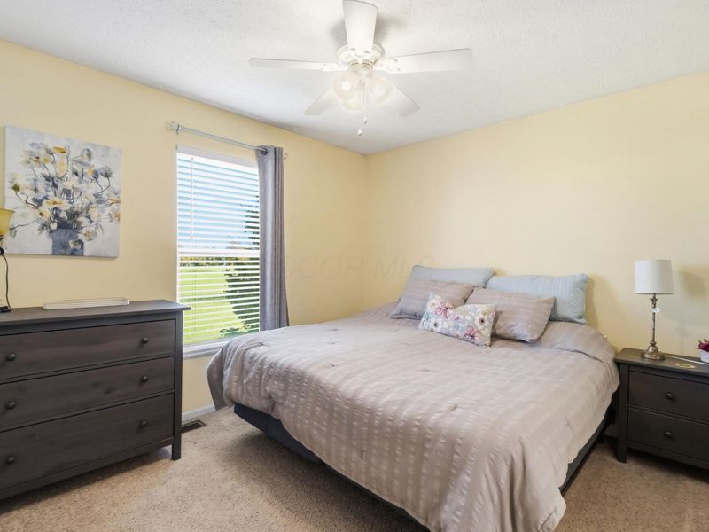 956 Portlock Drive, Columbus, OH 43228 Photo 14