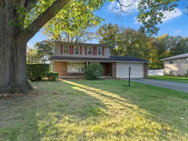 51981 Hedge Lane, Granger, IN 46530