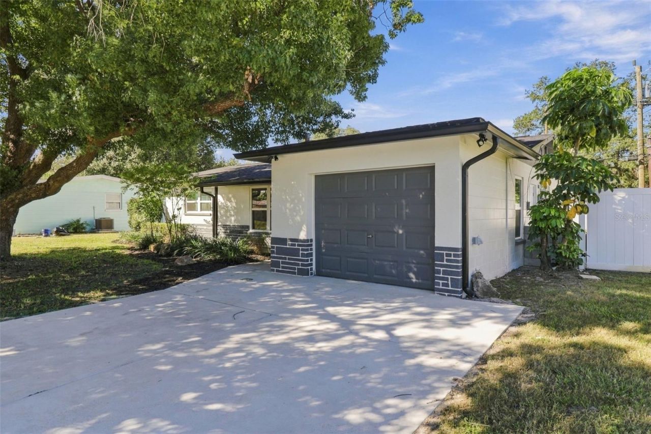 11218 116th Street, Seminole, FL 33778 Photo