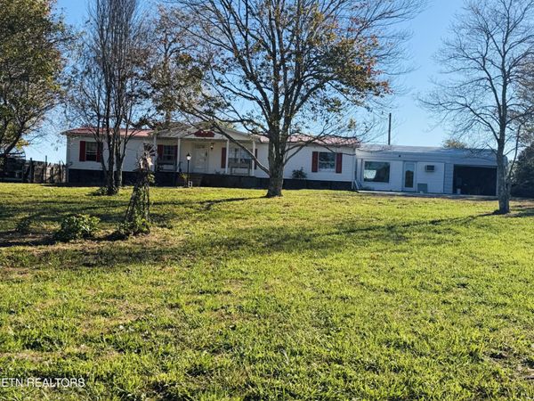 1033 McGhee Rd , Jamestown, TN 38556