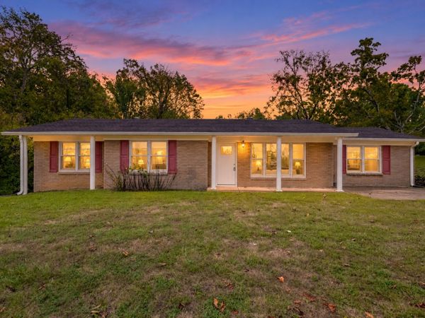 3423 Sumner Dr , Westmoreland, TN 37186