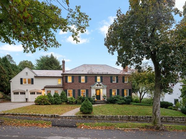 32 Pickwick Rd, Newton, MA 02465