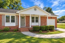 138 Clarine Drive photo 4