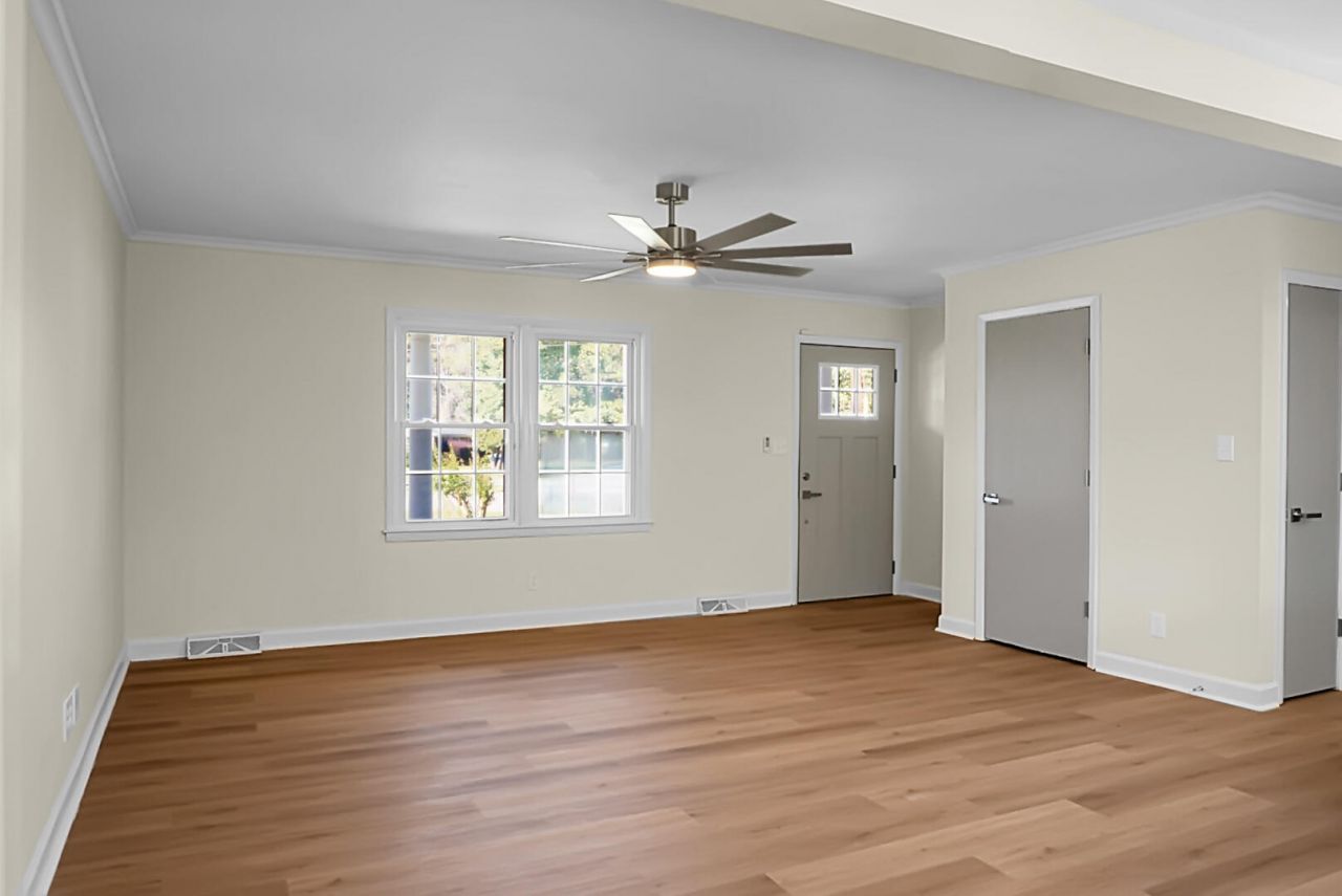 138 Clarine Drive Photo 6