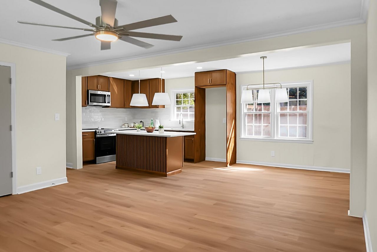 138 Clarine Drive Photo 7