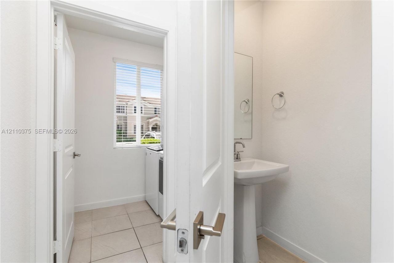 1051 SE 23rd Ter , Homestead, FL 33035 Photo