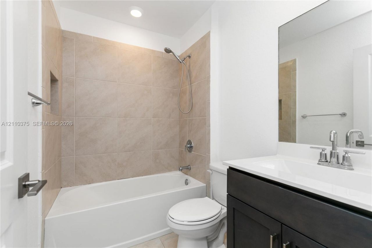 1051 SE 23rd Ter , Homestead, FL 33035 Photo