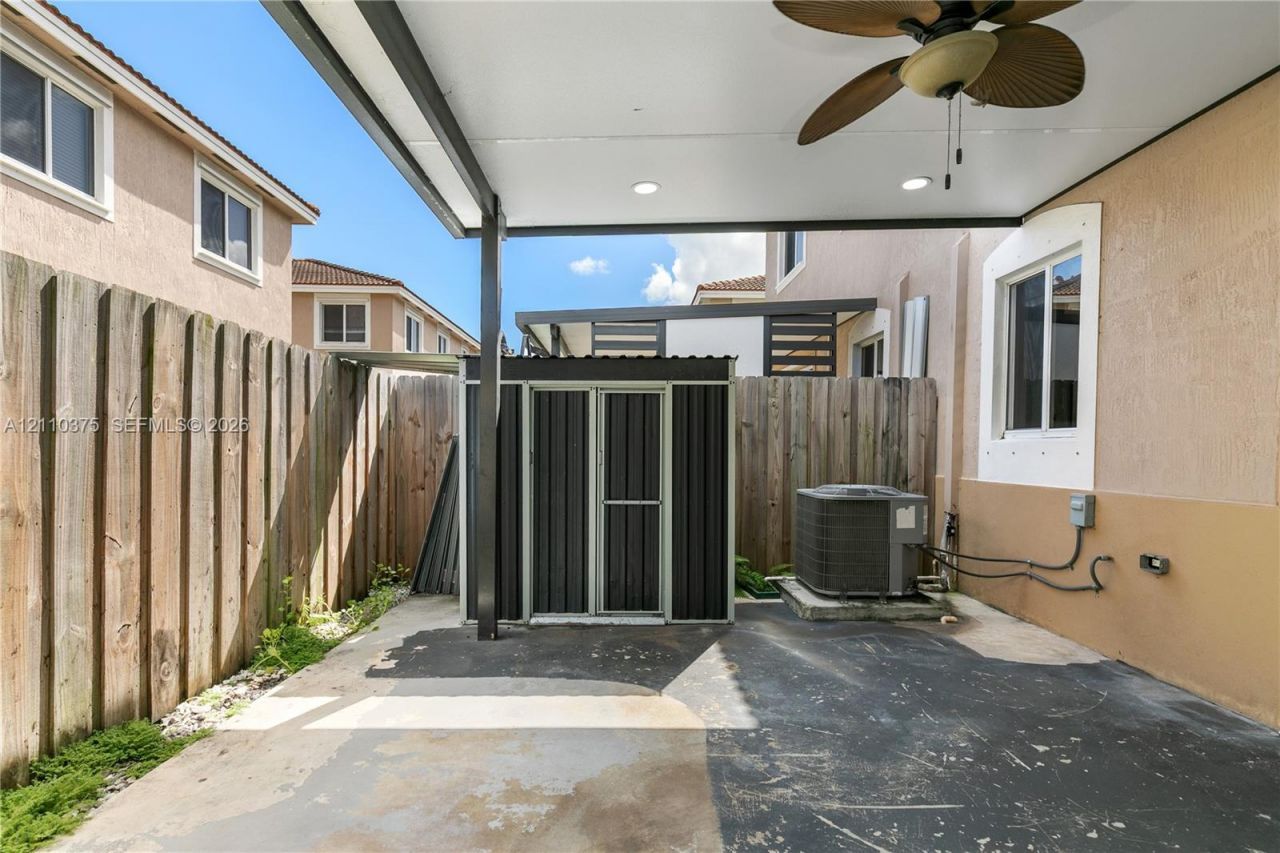1051 SE 23rd Ter , Homestead, FL 33035 Photo