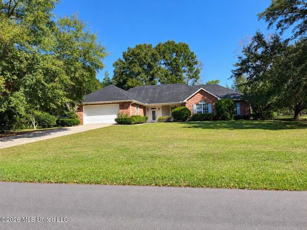 82 N Hill W Drive, Carriere, MS 39426