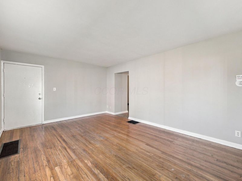 81 N Hampton Road, Columbus, OH 43213 Photo 12