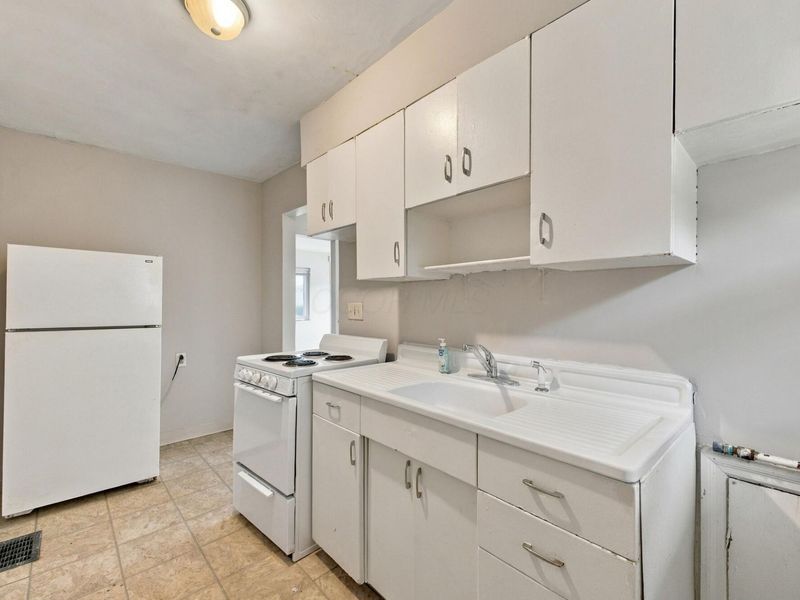 81 N Hampton Road, Columbus, OH 43213 Photo 25