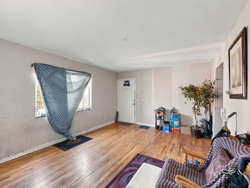 81 N Hampton Road, Columbus, OH 43213 Photo 6