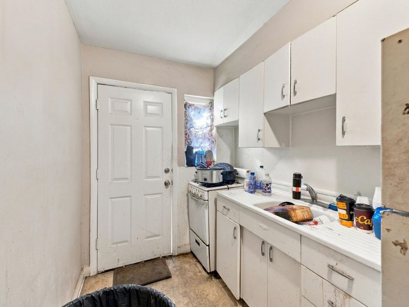 81 N Hampton Road, Columbus, OH 43213 Photo 9