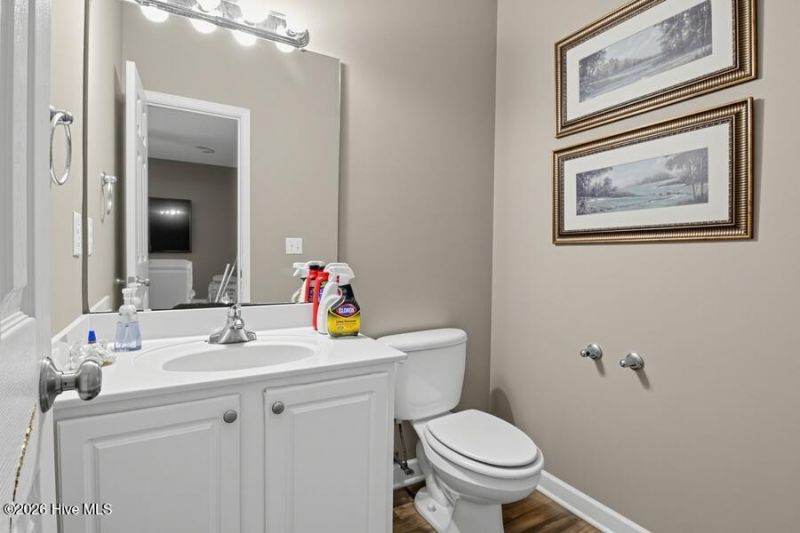 789 Lloyd Court  Photo 10
