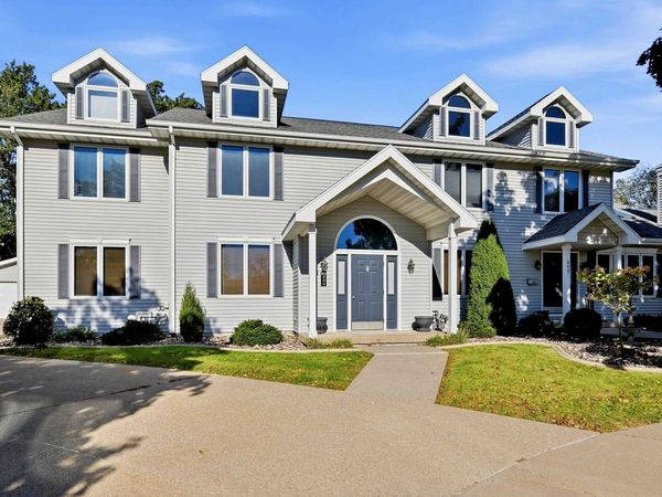 600 Duggan #2 Drive, Dubuque, IA 52003