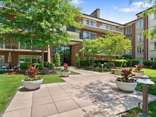 5 Oak Brook Club Drive , Unit P2S, Oak Brook, IL 60523