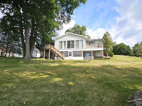4449 Kim Drive, Hillsdale, MI 49242