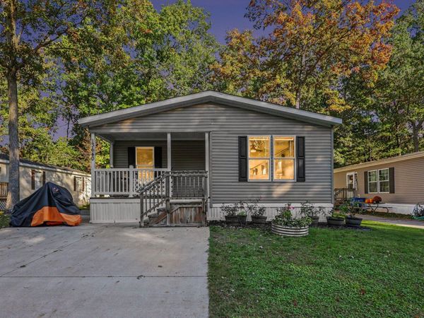13640 Oaktree Court, Grand Haven, MI 49417